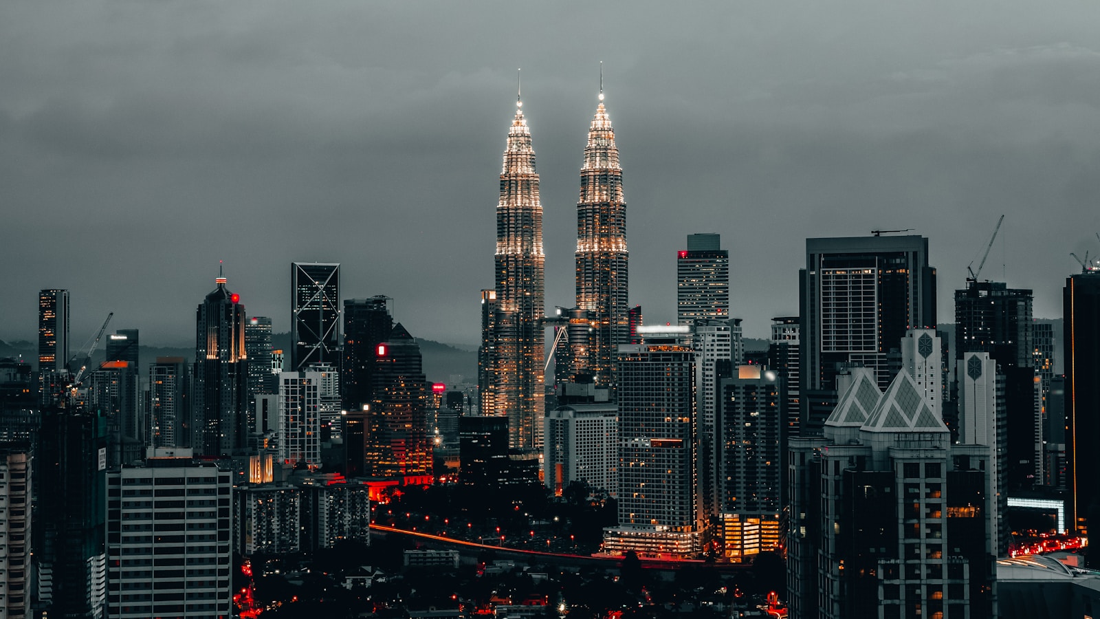 Photo by Chander Mohan - Best Travel and Cruise New Zealand Petronas Twin Towers, Malaysia
