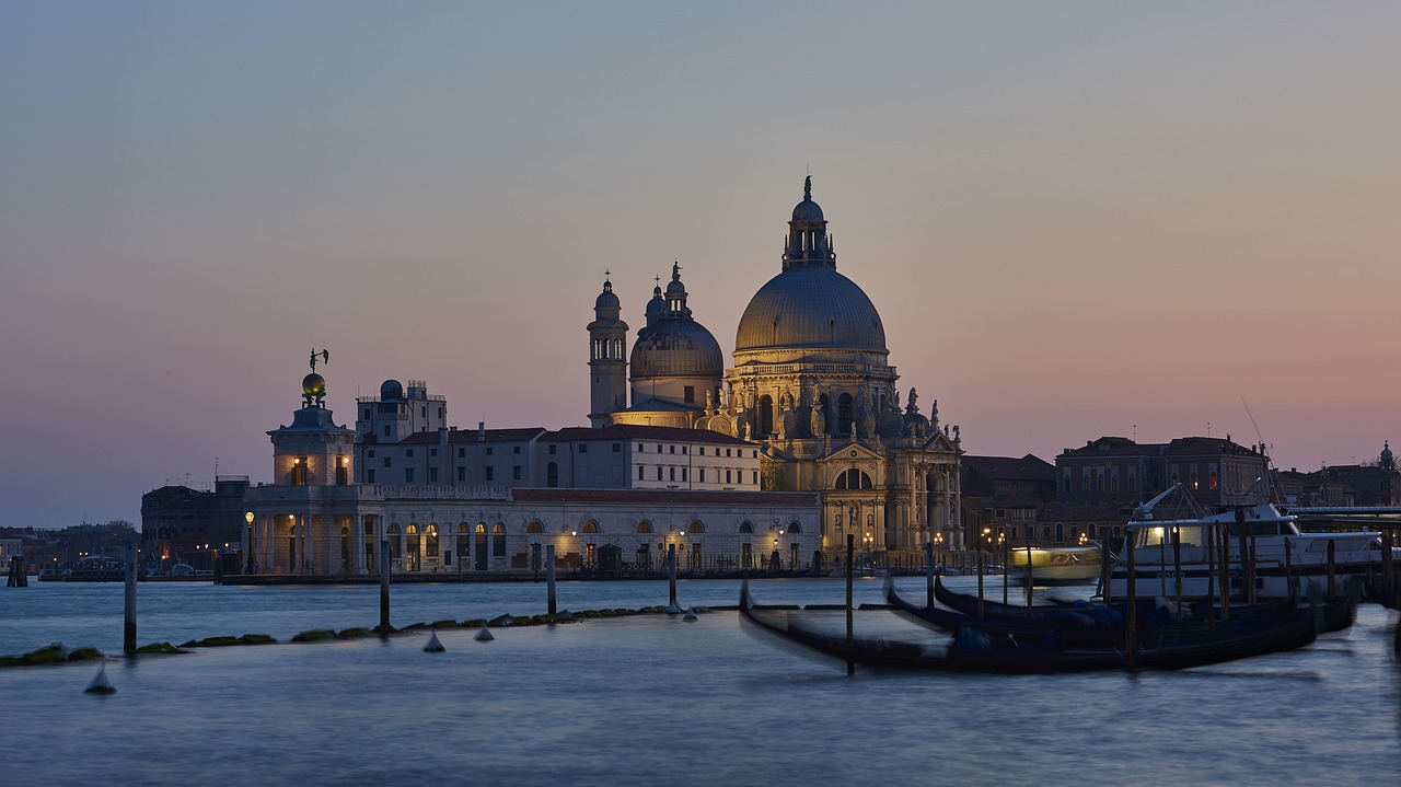 venice-sunset-gondola-water-italy-architecture-holidays-sea-historically-city-do-you-travel-romantic-stockpack-pixabay - Best Travel and Cruise New Zealand venice, sunset, nature, gondola, water, italy, architecture, holidays, sea, historically, city, do you travel, romantic
